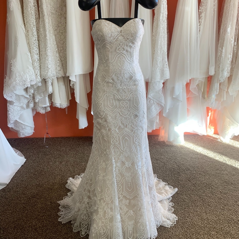 FREDRICKA BY MAGGIE SOTTERO WEDDING DRESS/ SIZE8